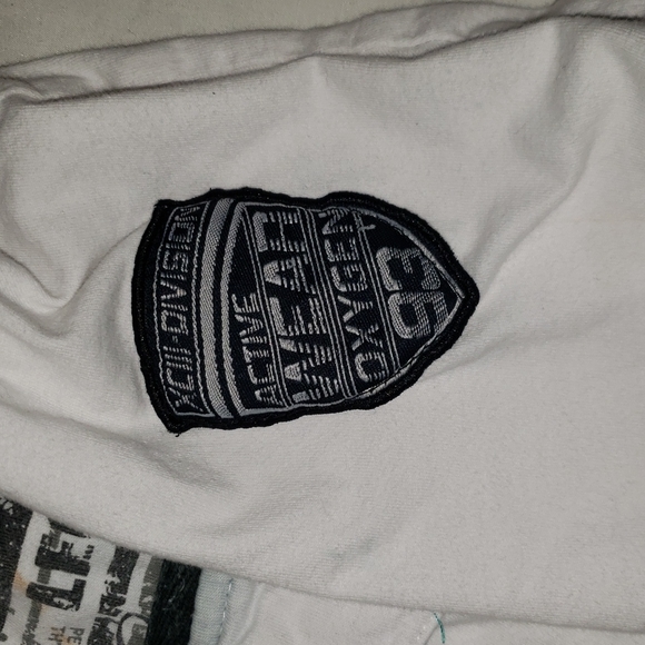 Men's Shirt - Picture 5 of 6